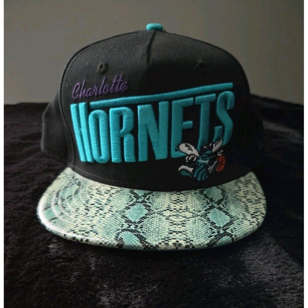 New Era throwback Charlotte Hornets HWC 9fifty snapback hat green snake skin EUC